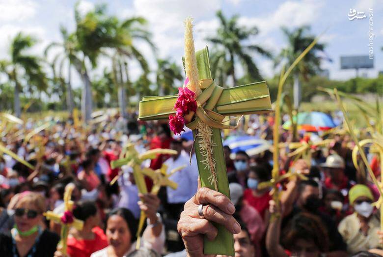 حضور کاتولیک‌ها در مراسم جشن نخل مسیحیان در نیکاراگوئه