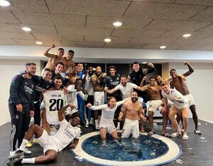 عکس / جشن بازیکنان رئال پس از ال کلاسیکو