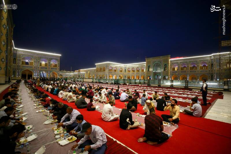 عکس/ ضیافت افطار در صحن حضرت زهرا(س) در نجف