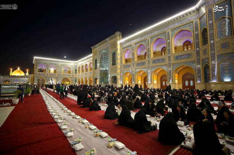 عکس/ ضیافت افطار در صحن حضرت زهرا(س) در نجف