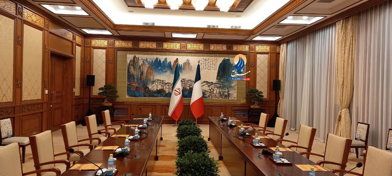 دیدار وزرای خارجه ایران و فرانسه در پکن/ تاکید دو طرف بر ضرورت رعایت احترام متقابل