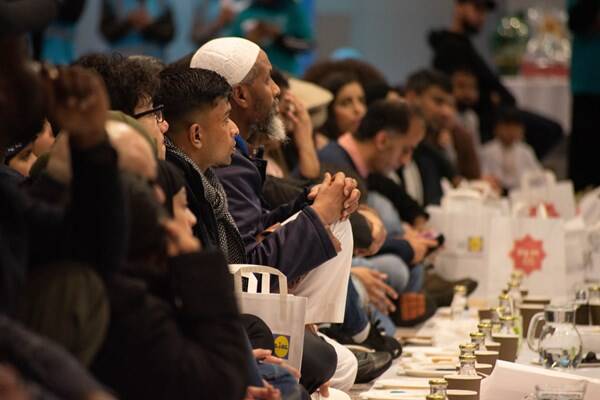 ۲ تیم لیگ برتری میزبان افطار مسلمانان انگلیس شدند +عکس