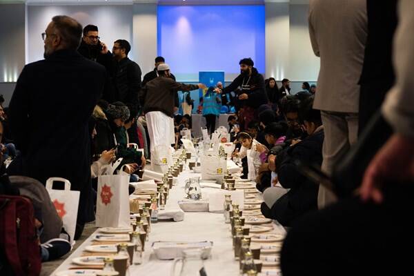 ۲ تیم لیگ برتری میزبان افطار مسلمانان انگلیس شدند +عکس