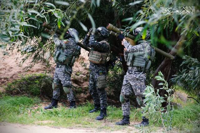 آسمان غزه برای جنگندههای صهیونیستی ناامن میشود+فیلم