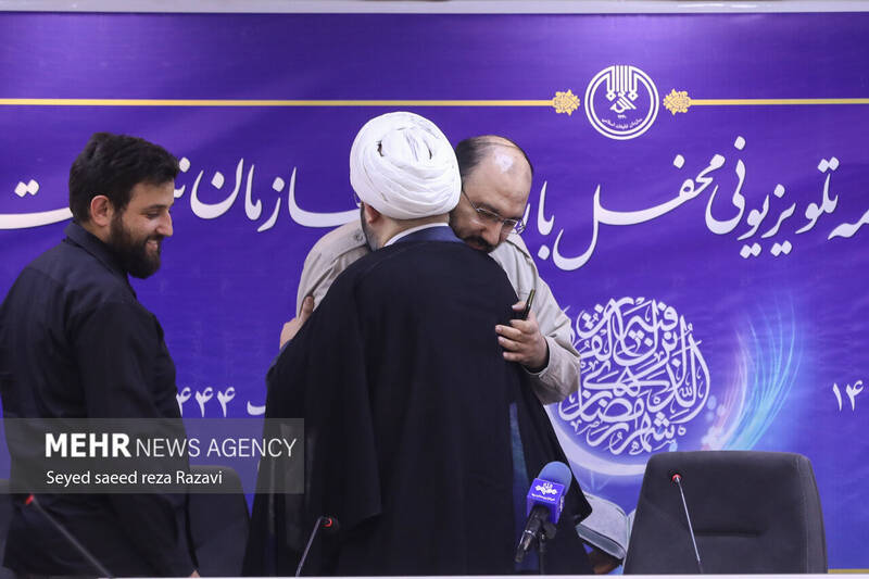 عکس / مراسم تجلیل از عوامل برنامه "محفل" 8