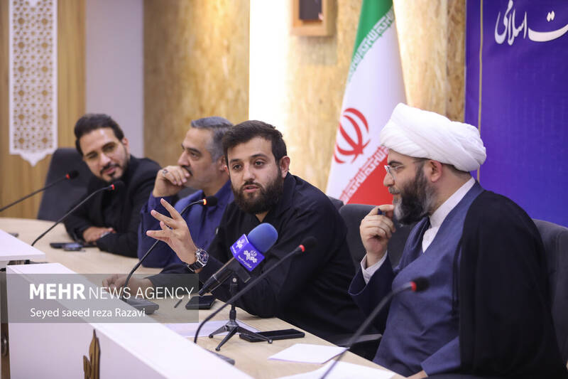 عکس / مراسم تجلیل از عوامل برنامه "محفل" 18