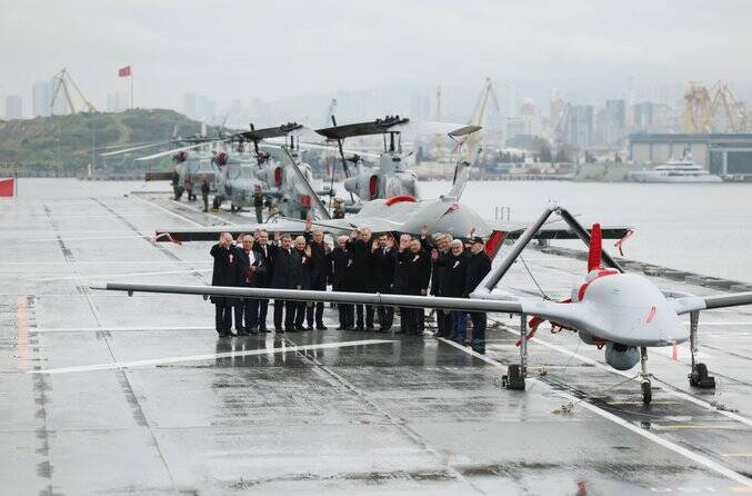 ترکیه اولین ناو پهپادبر خود را به آب انداخت