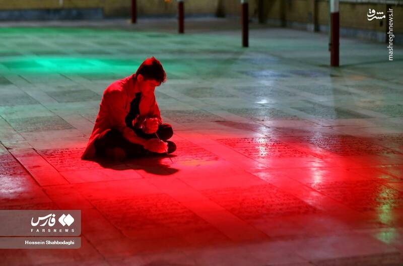 عکس/ شب زندهداری متفاوت در کنار شهدا