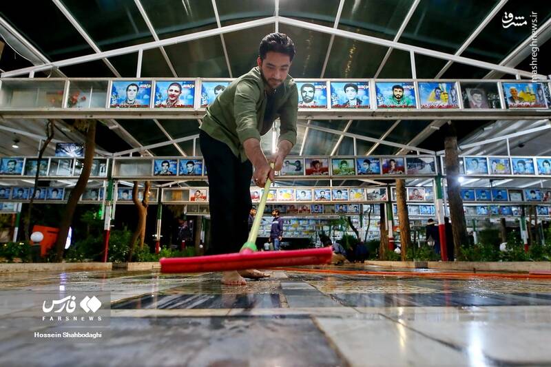 عکس/ شب زندهداری متفاوت در کنار شهدا