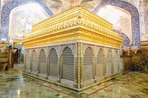 انسان کامل جامع و آینه تام همه اسماء و صفات الهی است