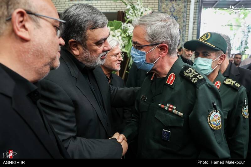 عکس/ شخصیتها در مراسم ترحیم والده سردار اشتری