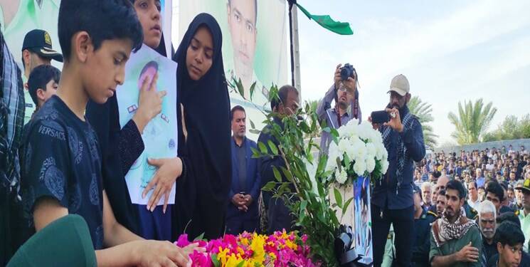 پیکر شهید امنیت « سعید مریدی» در زادگاهش آرام گرفت + عکس