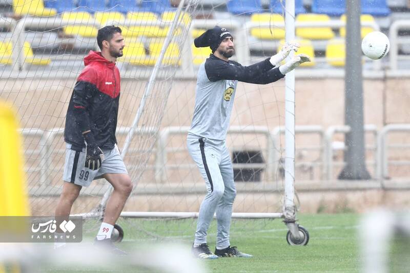 تمرین پرسپولیسیها زیر باران + عکس