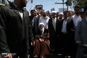 رهبر شیعیان بحرین در راهپیمایی روز قدس قم شرکت کرد