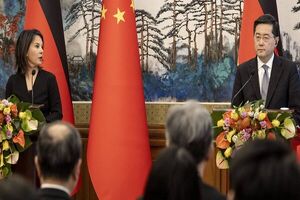 چین گانگ: چین به طرف‌های درگیر در جنگ اوکراین سلاح نمی‌فروشد