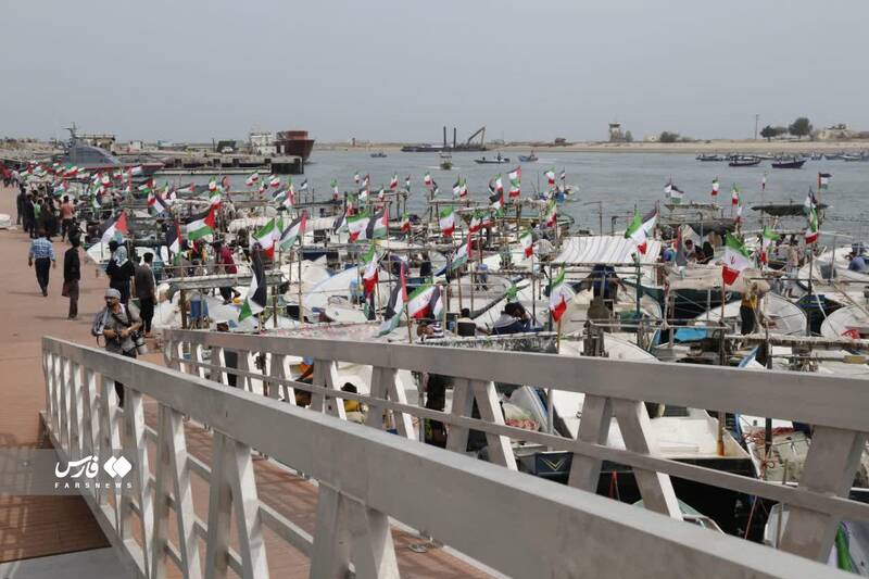 رژه ۲۷۰۰ شناور بسیج دریایی در شمال و جنوب کشور/ سردار تنگسیری: پیام رژه همبستگی با ملت فلسطین است+عکس و فیلم