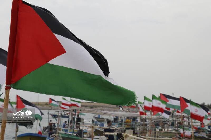 رژه ۲۷۰۰ شناور بسیج دریایی در شمال و جنوب کشور/ سردار تنگسیری: پیام رژه همبستگی با ملت فلسطین است+عکس و فیلم