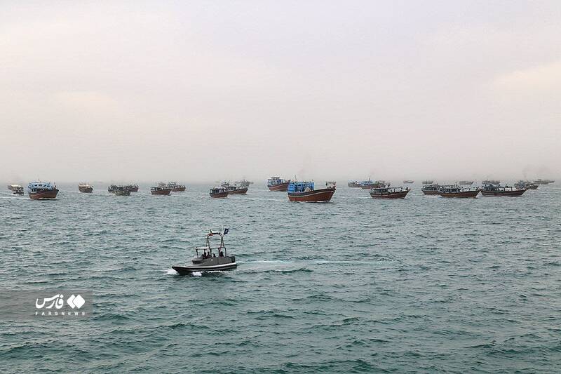 رژه ۲۷۰۰ شناور بسیج دریایی در شمال و جنوب کشور/ سردار تنگسیری: پیام رژه همبستگی با ملت فلسطین است+عکس و فیلم