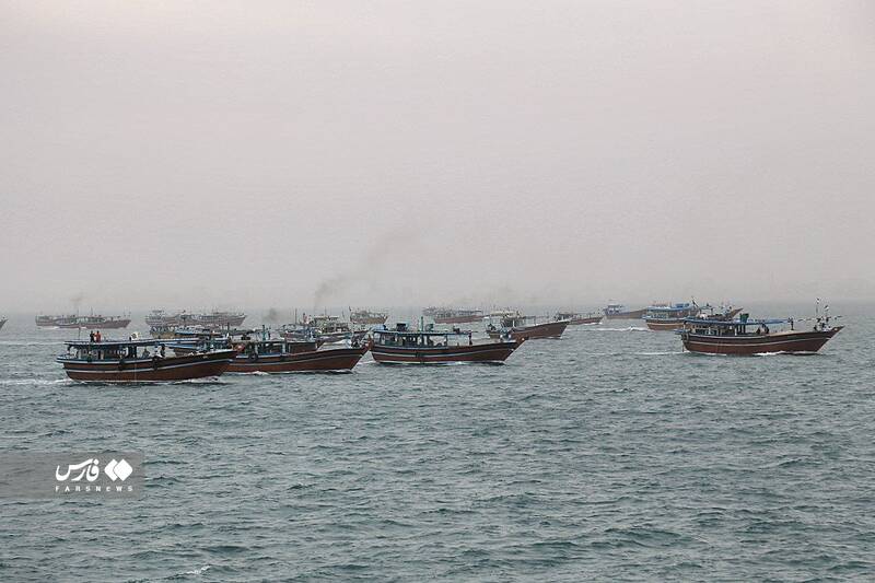 رژه ۲۷۰۰ شناور بسیج دریایی در شمال و جنوب کشور/ سردار تنگسیری: پیام رژه همبستگی با ملت فلسطین است+عکس و فیلم