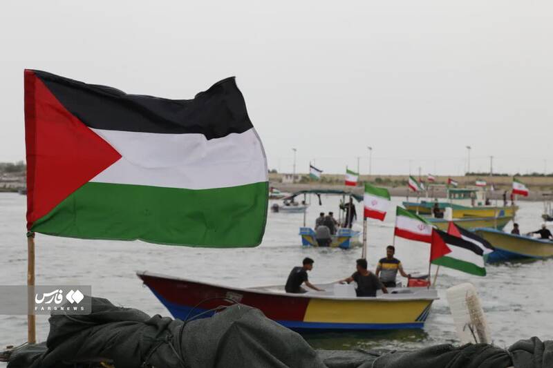 رژه ۲۷۰۰ شناور بسیج دریایی در شمال و جنوب کشور/ سردار تنگسیری: پیام رژه همبستگی با ملت فلسطین است+عکس و فیلم