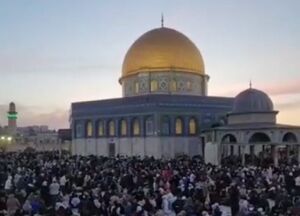 افطاری ده‌ها هزارنفری فلسطینی‌ها در مسجدالاقصی
