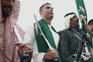 شمشیر رونالدو روی گردن مربیان فوتبال! + عکس