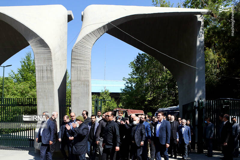 عکس/ حضور چهرهها در تشییع پیکر "عماد افروغ"