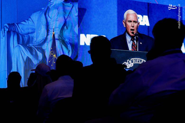 مایک پنس معاون رئیس جمهور سابق ایالات متحده در کنوانسیون سالانه NRA در 14 آوریل صحبت کرد. مایک پنس معاون رئیس جمهور سابق ایالات متحده در کنوانسیون سالانه NRA در 14 آوریل صحبت کرد.