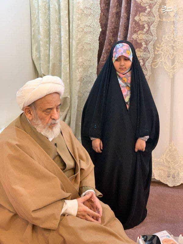 حضور استاد حسین انصاریان در منزل شهید حبیبالله شیری جعفرزاده + تصاویر