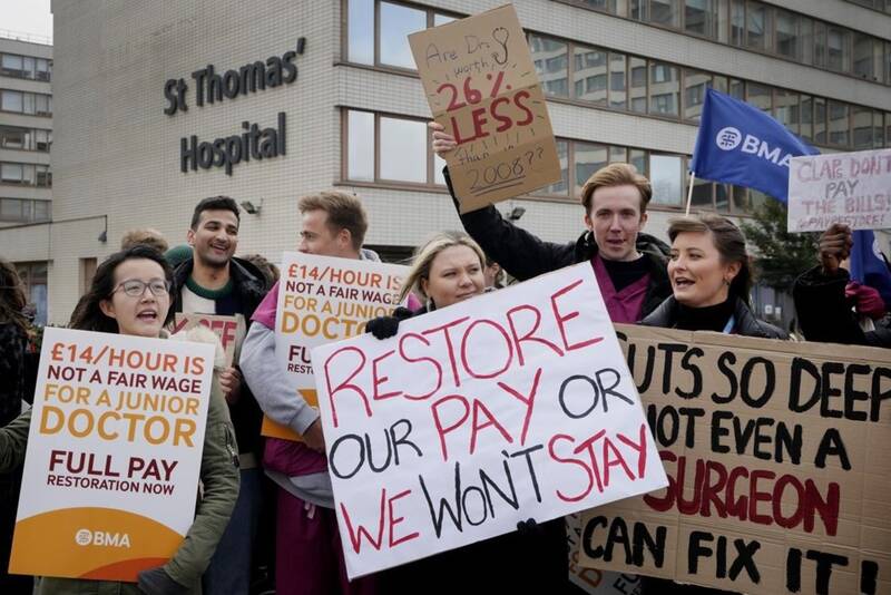 احتمال ادامه اعتصاب پرستاران انگلیس تا کریسمس