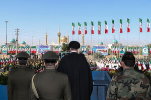 حضور رئیس جمهور در مراسم رژه روز ارتش  _ (۱)