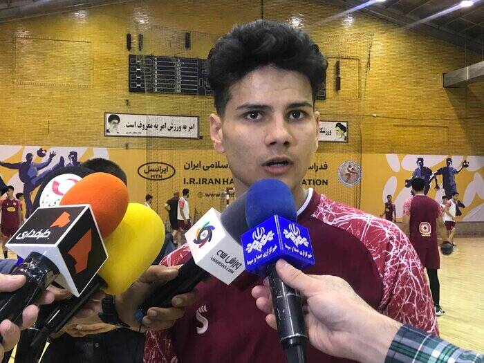 واکنش جالب بازیکنان تیم ملی هندبال به اخلاق سرمربی/ وسلین سختگیر و بسیار جدی است