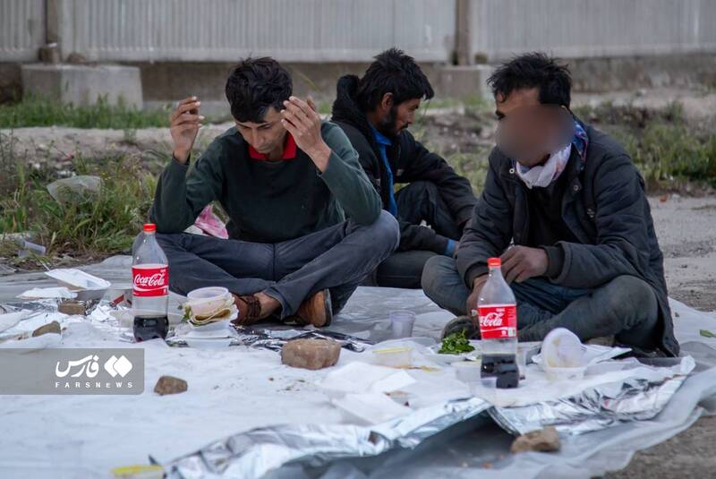 اجابت دعای شیخ حسین انصاریان در پاتوق کارتن خواب ها!