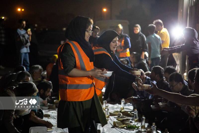 اجابت دعای شیخ حسین انصاریان در پاتوق کارتن خواب ها!