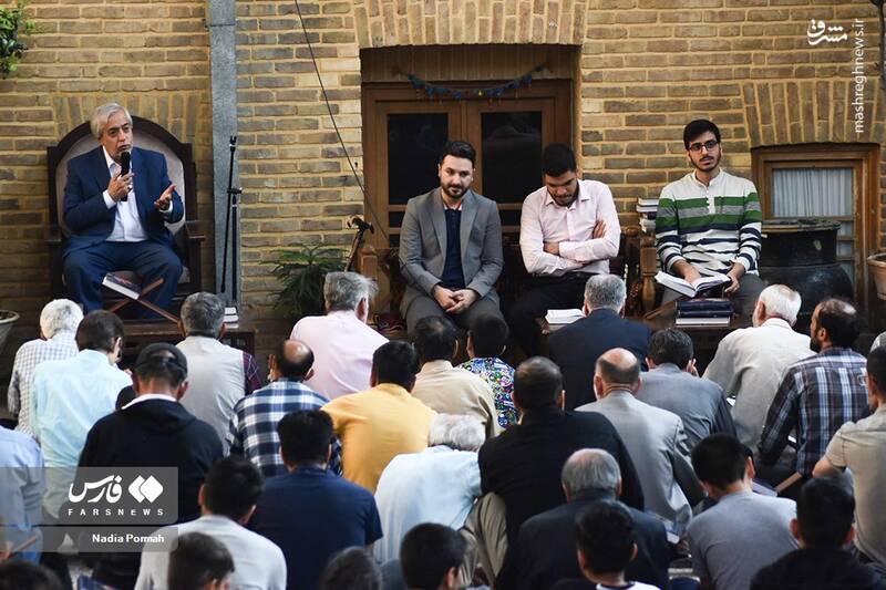 عکس/ جزءخوانی قرآن کریم در خانه موزه مدرس