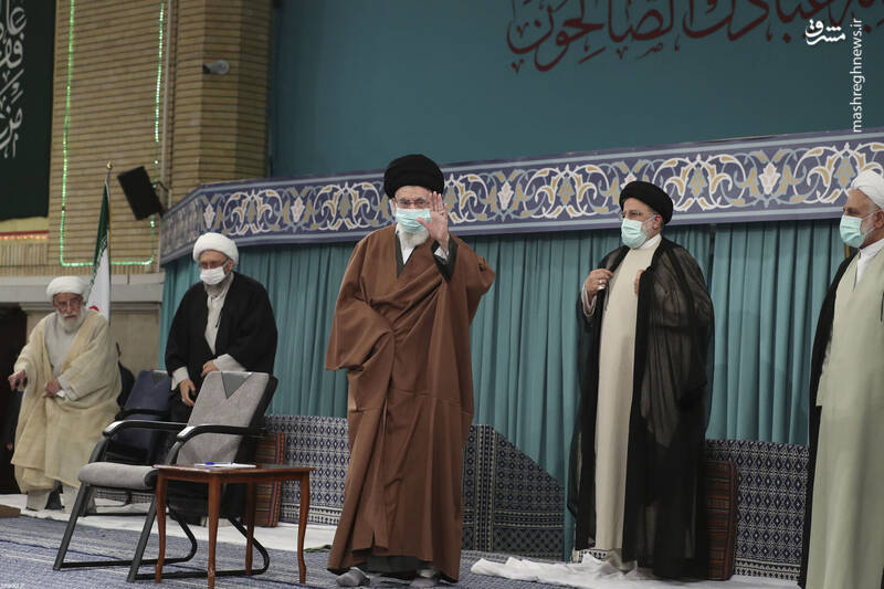 عکس/ دیدار مسئولان نظام و سفرای کشورهای اسلامی با رهبر انقلاب