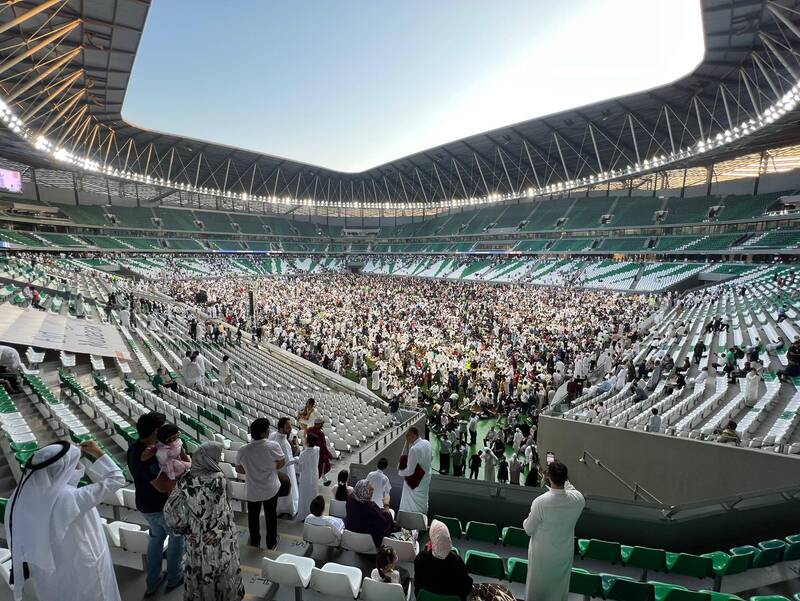 اقامه نماز عید سعید فطر در ورزشگاههای فوتبال +عکس