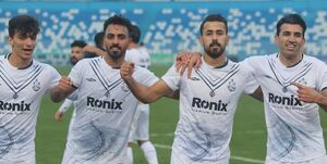 ملوان با توقف سپاهان، پرسپولیس را در صدر نگه داشت / آواز قوی خزر در نصف جهان