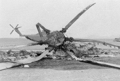 روزی که ایران گورستان آمریکاییها شد+ عکس