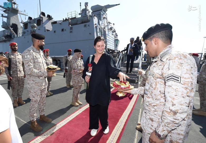 استقبال نیروی دریایی عربستان سعودی از هموطنانشان بعد از خروج از کشتی