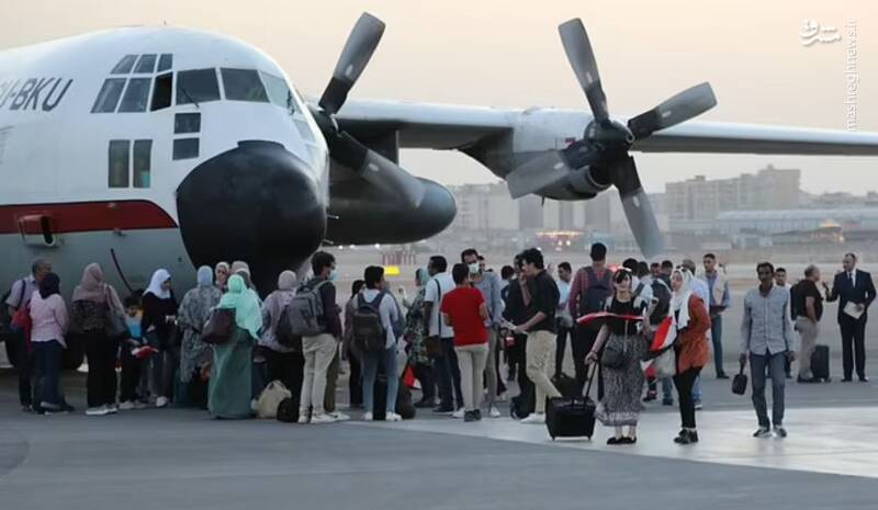 ورود مهاجران مصری به فرودگاه قاهره