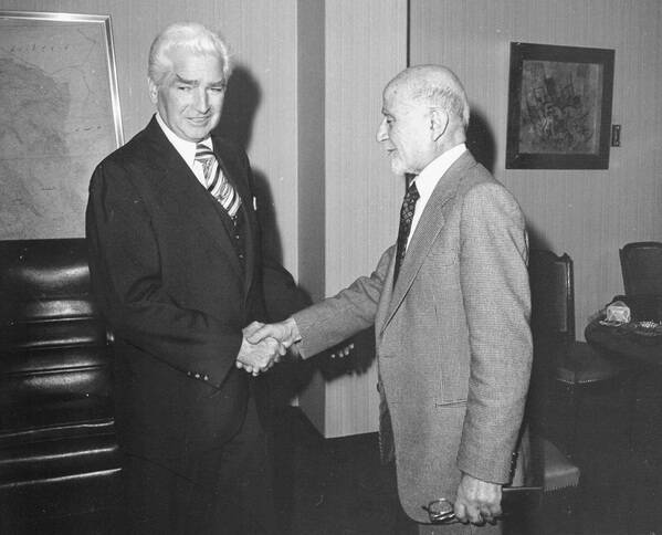 چرا امریکاییها در طبس زمینگیر شدند؟+ عکس 2