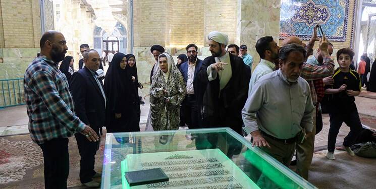 سفیر بولیوی در حرم مطهر حضرت معصومه(س) حضور یافت+ عکس