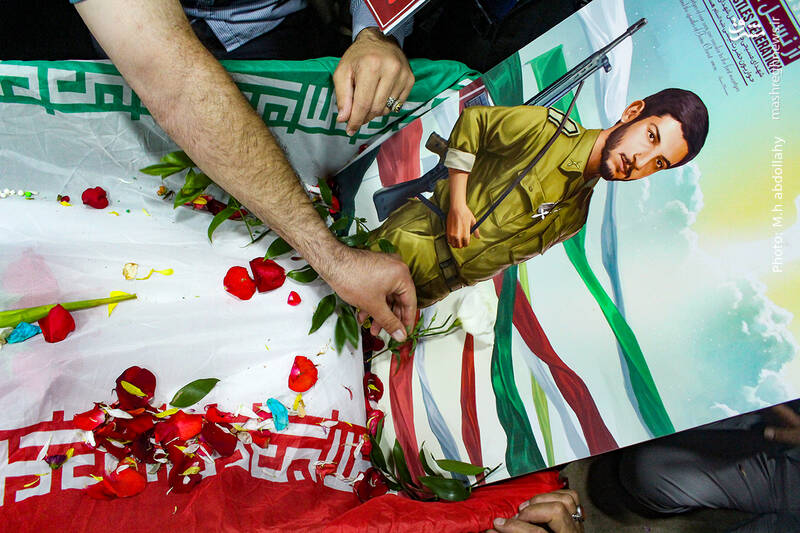 عکس/وداع با پیکر شهید آشوری «جانی بِت اوشانا»