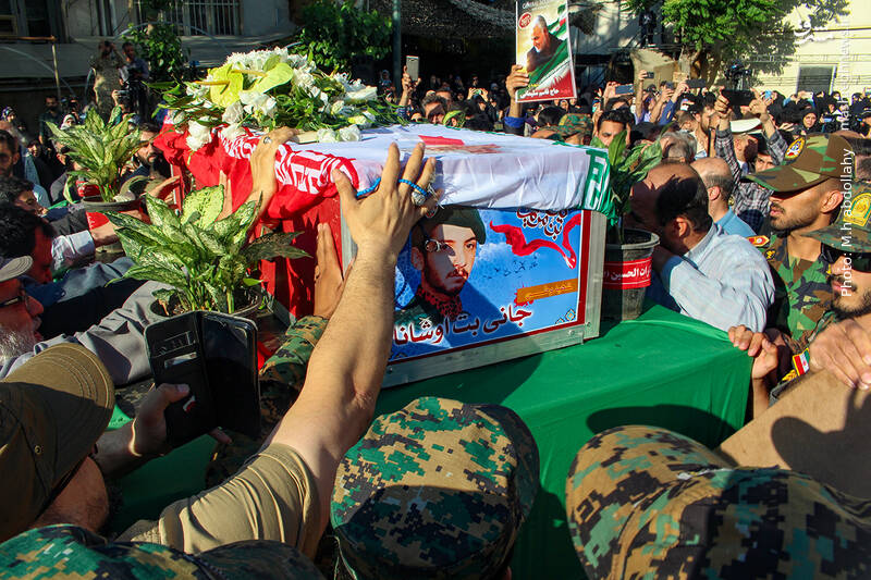 عکس/وداع با پیکر شهید آشوری «جانی بِت اوشانا»