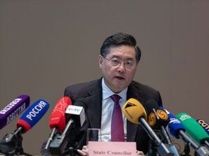 وزیر خارجه چین: مذاکره تنها راه برای پایان دادن به جنگ اوکراین است