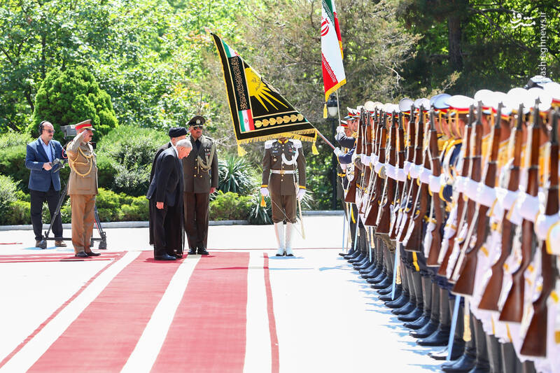 عکس/ استقبال رسمی رئیسی از رئیس جمهور عراق