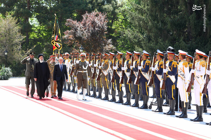 عکس/ استقبال رسمی رئیسی از رئیس جمهور عراق