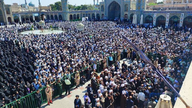 پیکر آیتالله سلیمانی در قم تشییع و به خاک سپرده شد+ عکس