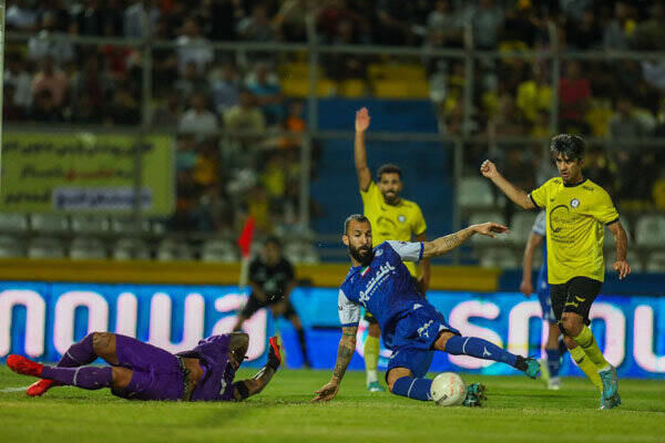 استقلال از باخت پرسپولیس رها شد/ قهرمان لیگ تیمی است که صبور باشد